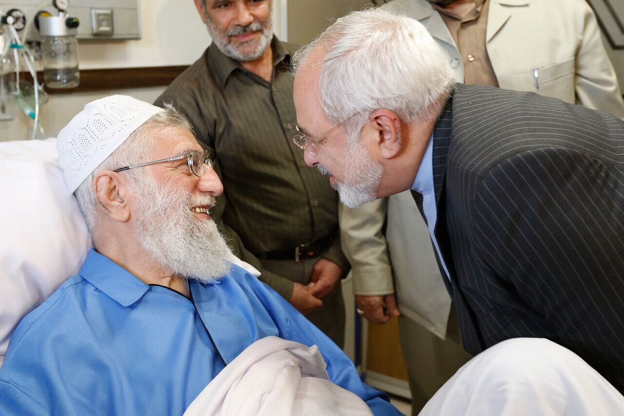 ظریف: دستاوردهای دوران رهبری آیتالله شهید سید علی خامنهای در یک جمله، شامل این نکته است که… ظریف: دستاوردهای دوران رهبری آیتالله شهید سید علی خامنهای در یک جمله، شامل این نکته است که…