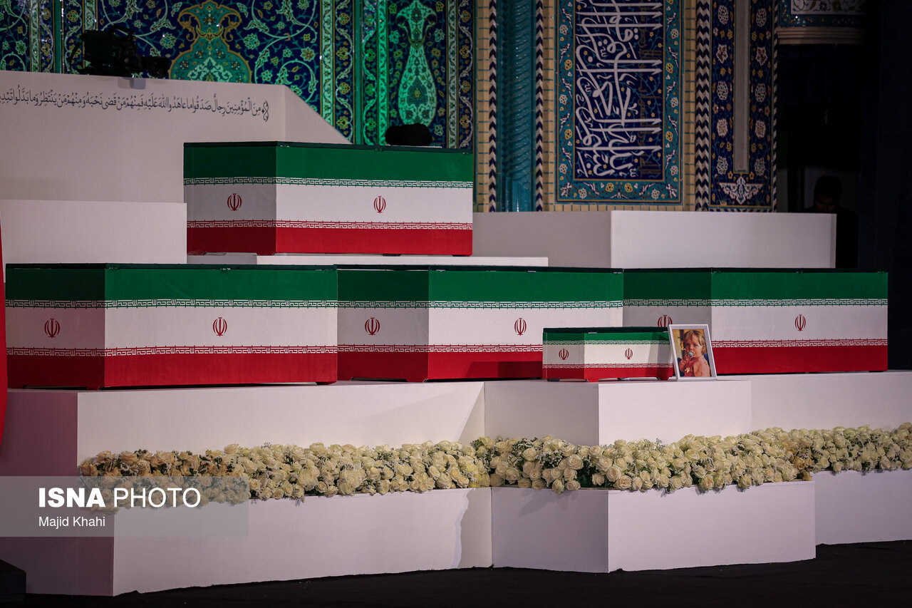 پایان مراسم بزرگداشت هیئتهای بینالمللی در یادبود رهبر شهید پایان مراسم بزرگداشت هیئتهای بینالمللی در یادبود رهبر شهید