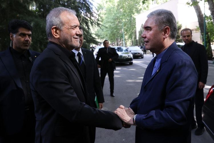 دیدار رهبر ملی ترکمنستان با پزشکیان/ استقبال وزرای دولت از هیات مهمان تهران/ خانم وزیر هم بود + تصویر