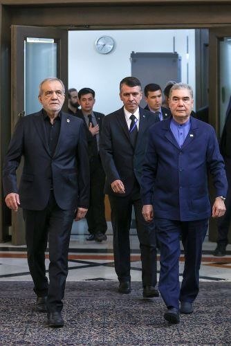 دیدار رهبر ملی ترکمنستان با پزشکیان/ استقبال وزرای دولت از هیات مهمان تهران/ خانم وزیر هم بود + تصویر