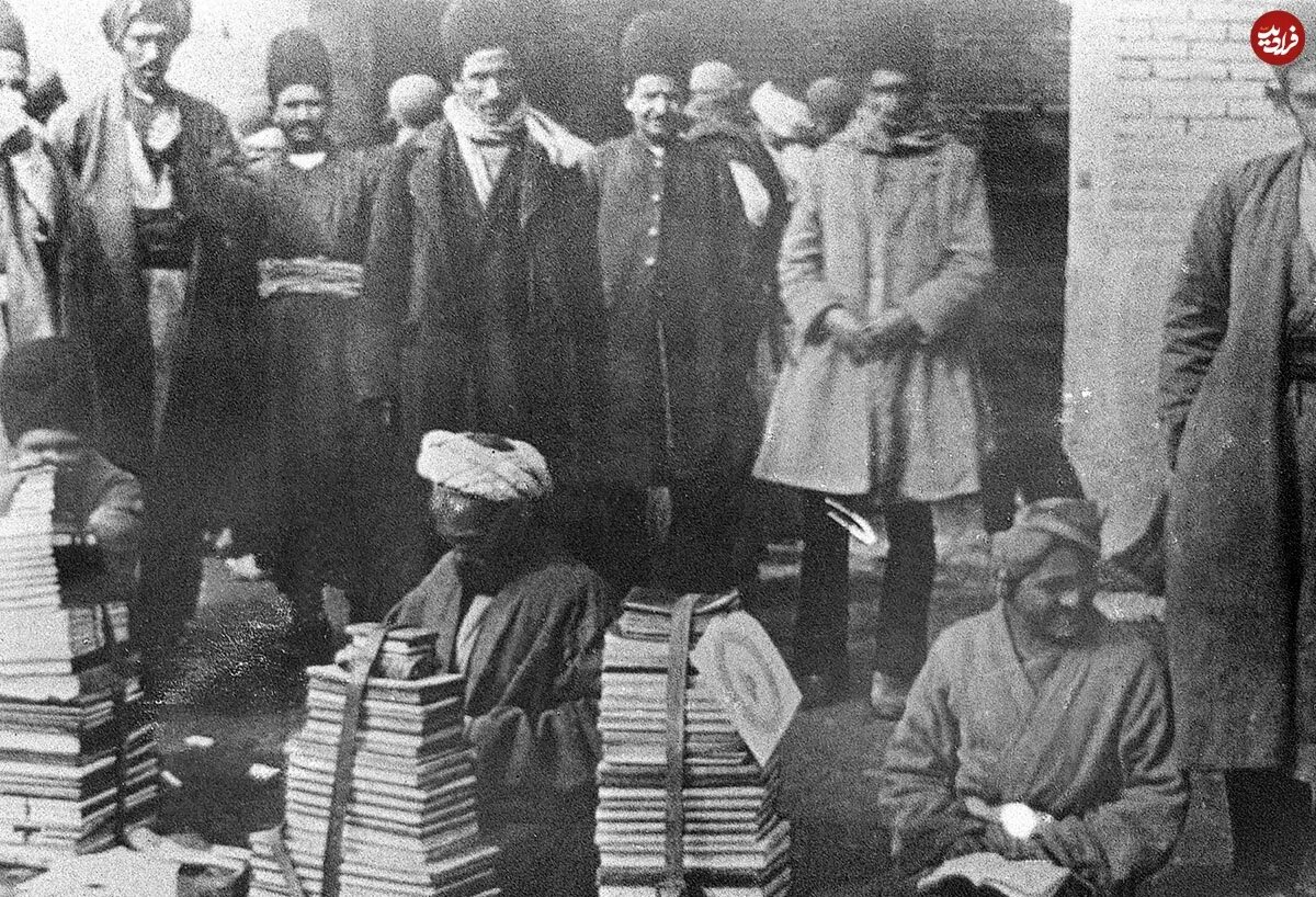 عکس/ کتابفروشان دورهگرد در دوران قاجار