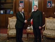 دیدار عراقچی با دبیرکل دی۸