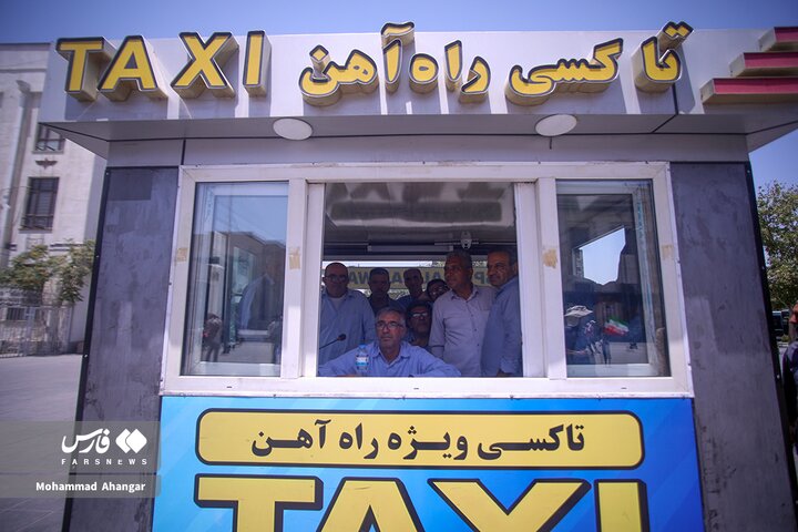 استقبال پایتخت از خانواده‌های کودکان شهید میناب