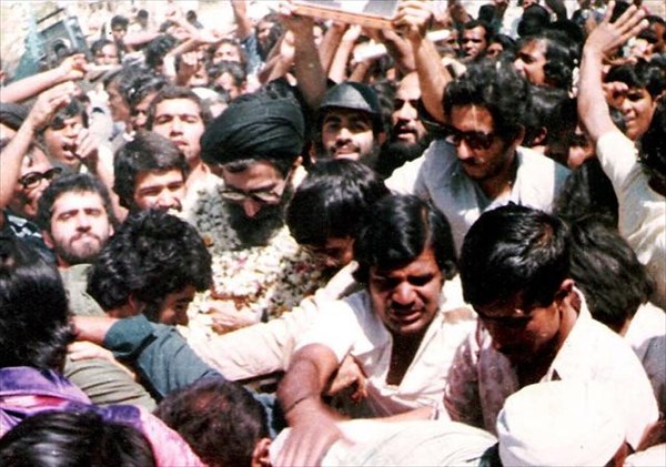 سیاست خارجی در دهه نخست انقلاب / روایتهایی از ماموریتهای دیپلماتیک رهبر شهید / آیتالله سید علی خامنهای به کدام کشورهای جهان سفر کردند؟