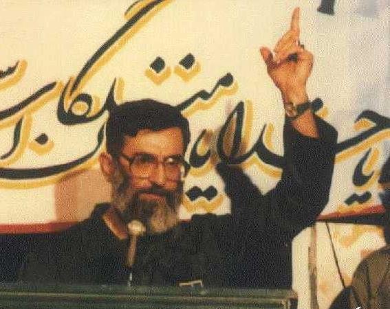 سیاست خارجی در دهه نخست انقلاب / روایتهایی از ماموریتهای دیپلماتیک رهبر شهید / آیتالله سید علی خامنهای به کدام کشورهای جهان سفر کردند؟