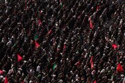 پلاکارد معنادار یک شرکت کننده در مراسم وداع با رهبر شهید انقلاب + عکس