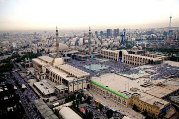 عکس | تصویری از خیابان‌های اطراف مصلی تهران مملو از جمعیت برای حضور در مراسم وداع با رهبر شهید انقلاب