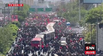 ببینید | اتوبان شهید سلیمانی همچنان مملو از جمعیت