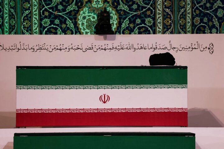 نماز میت به یاد رهبر شهید توسط این مرجع تقلید اقامه شد/ علت برگزاری نماز برای متوفی به سه نوبت چیست؟ + توضیحات مهم نماز میت به یاد رهبر شهید توسط این مرجع تقلید اقامه شد/ علت برگزاری نماز برای متوفی به سه نوبت چیست؟ + توضیحات مهم