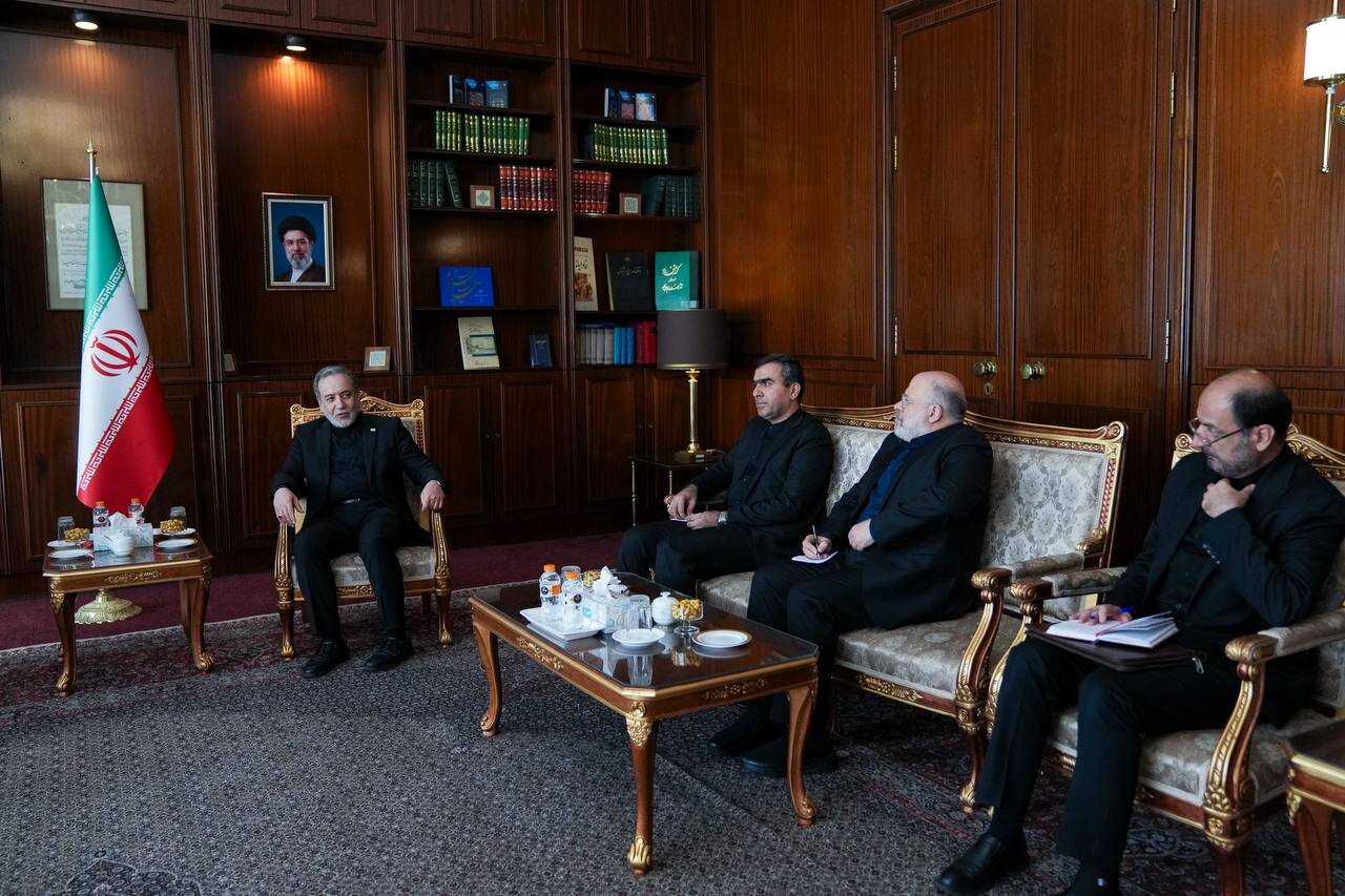 عراقچی در دیدار با درویش؛ حمایت قاطع ایران از تشکیل دولت مستقل فلسطینی به پایتختی قدس شریف + عکس