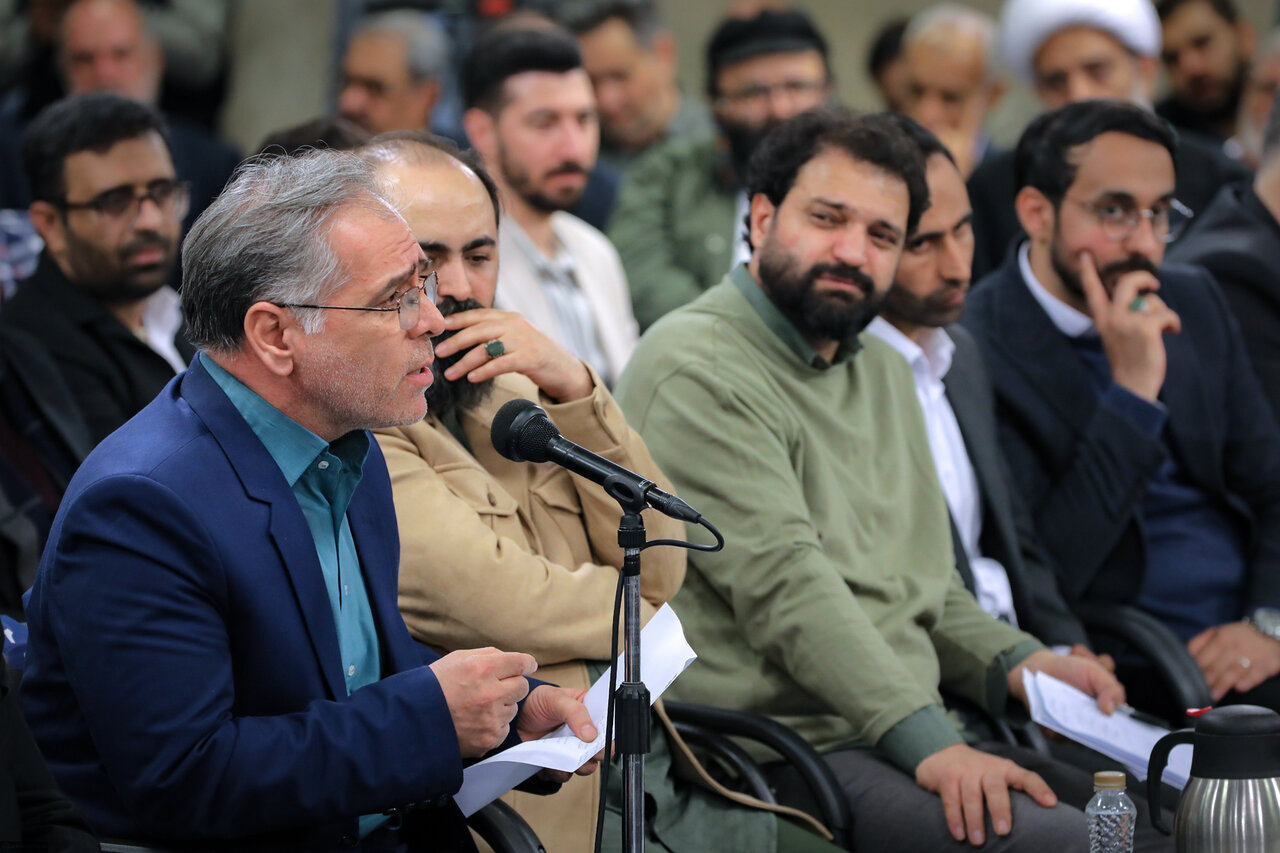 از مقرب‌ترین‌ها نزد آقا؛ فاضل نظری بود که چندان هم در گفتمان انقلاب نمی‌گنجد/ ما شعرا دو چندان متاثر و شکسته‌دلیم