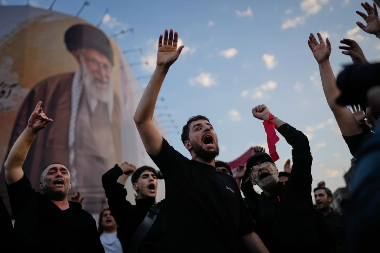 دریای عزاداران شاهدی بر استمرار و پایداری ایران / نشانه توانایی نظام برای بقا و انتقال آرام قدرت