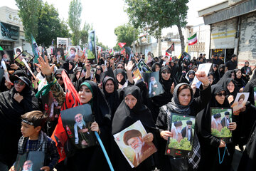 سوگواری جاماندگان از تشییع رهبر شهید انقلاب در اردبیل