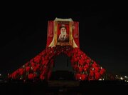 تصویر و حماسه بدرقه رهبر شهید بر برج آزادی نقش بست