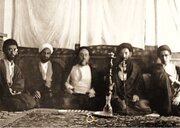 تصویر دیده نشده از رهبر انقلاب در کنار پدر، برادر و علامه طباطبایی در جوانی