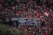 ببینید | بغض فعال رسانه‌ای یونانی از شور و احساسات مردم ایران در تشییع قائد شهید