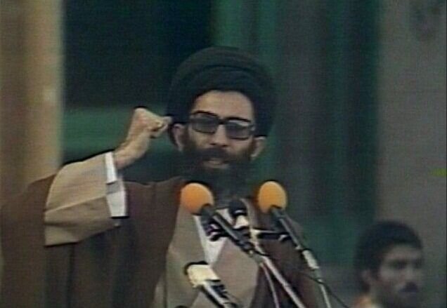 از روحانی مبارز تحت تعقیب تا معمار نظام نوپا؛ وقتی زخم ترور بر تن صدای انقلاب نشست
