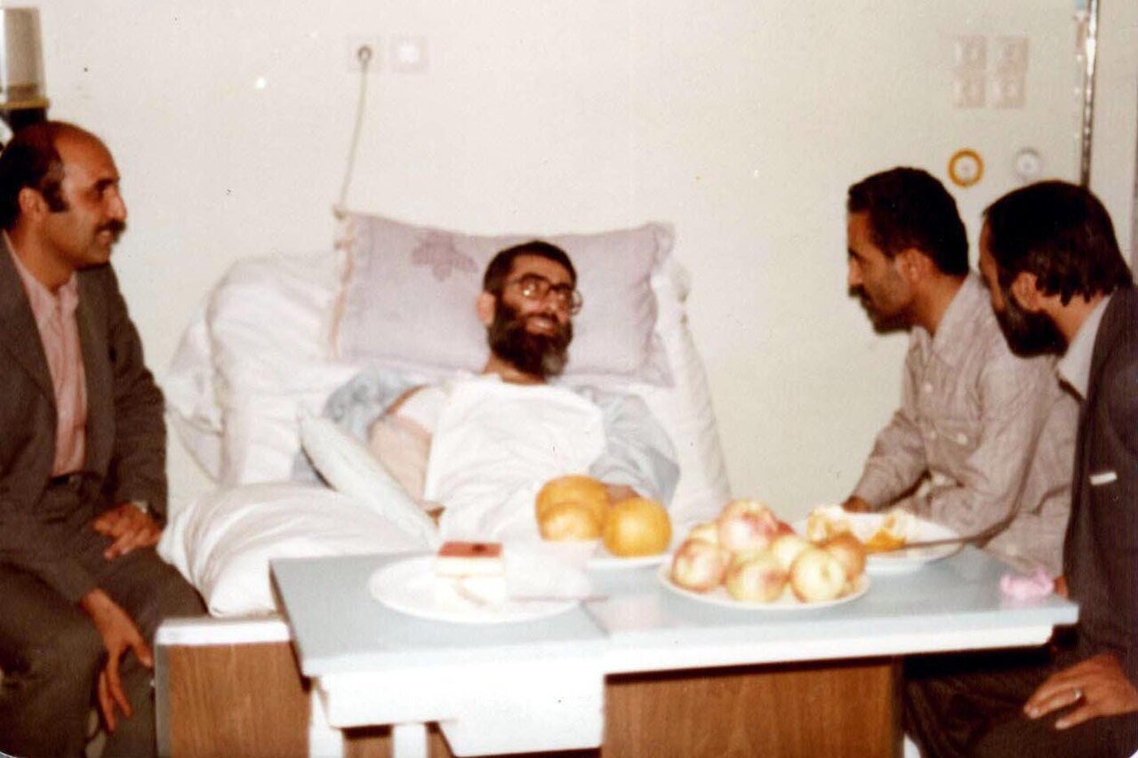 از روحانی مبارز تحت تعقیب تا معمار نظام نوپا؛ وقتی زخم ترور بر تن صدای انقلاب نشست