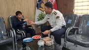 پدر و مادر حواس پرت پسر ۱۲ ساله‌شان را در آزادراه کرج جاگذاشتند