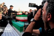 چه کسی بر پیکر رهبر شهید انقلاب در مشهد نماز می خواند؟