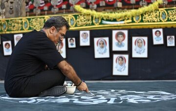 از برزنت مشکی ۳۶ متری جلوی در تئاتر شهر چه میدانیم؟ از برزنت مشکی ۳۶ متری جلوی در تئاتر شهر چه میدانیم؟