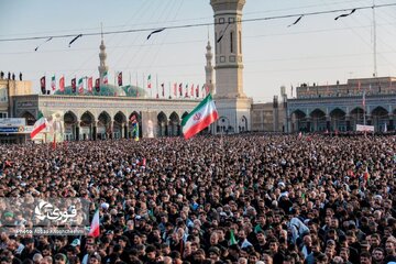 قاب‌های دیدنی از زنان با پوشش‌های مختلف در مراسم وداع با رهبر شهید + عکس