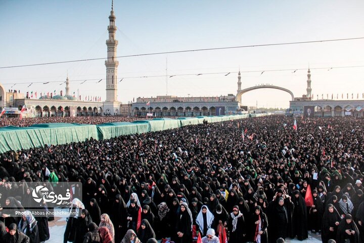 مراسم تشییع و نماز میت رهبر شهید در مسجد جمکران و حرم قم