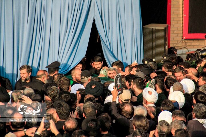 مراسم تشییع و نماز میت رهبر شهید در مسجد جمکران و حرم قم