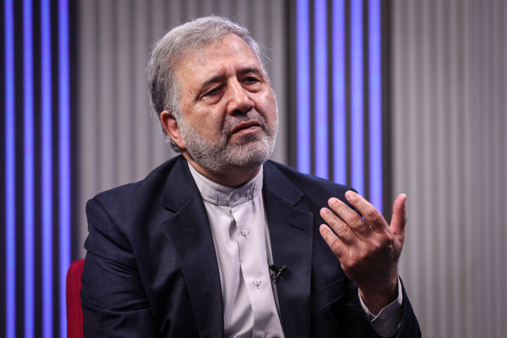 روایت سفیر ایران از دیدار رهبر شهید با وزیر دفاع عربستان؛ «سالها پیش، عموی شما ملک عبدالله همینجا نشسته بود» و من به او گفتم....