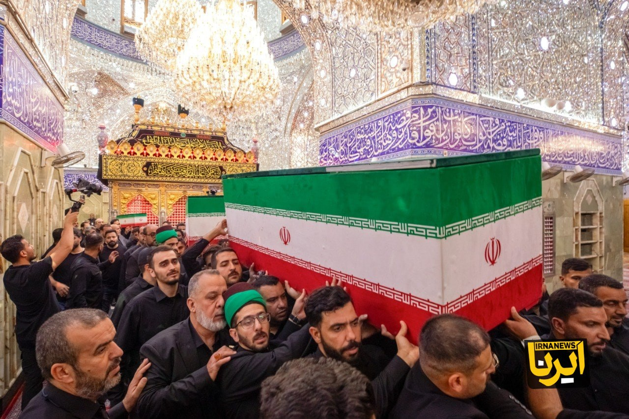 تصاویری از تشییع شهدای خانواده رهبر شهید در حرم حضرت عباس(س)