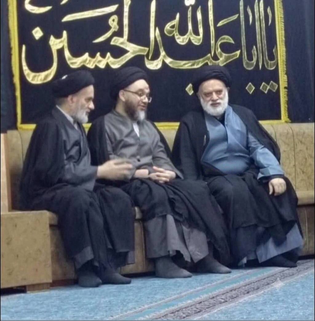 عکسی از فرزند ارشد رهبر انقلاب در کنار فرزندان آیتالله سیستانی