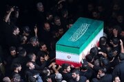 ببینید | پیکر رهبر شهید امت با بالگرد به حرم مطهر منتقل می‌شود