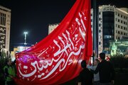 مشهد الرضا (ع) رنگ «خونخواهی آقای شهید ایران» گرفت/ اهتزاز پرچم «یا لثارات الحسین (ع)» در جوار حریم ملکوتی امام هشتم