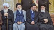 ببینید | تصویری از فرزند رهبر شهید انقلاب در حرم رضوی