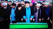 اشک های فرزند رهبری هنگام اقامه نماز بر پیکر پدر شهیدش +عکس