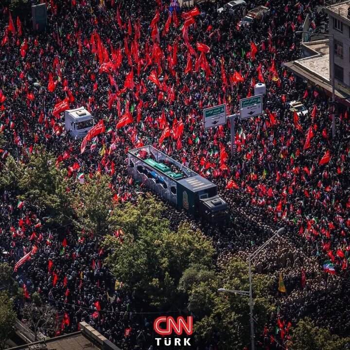 تصاویر هوایی CNN از وداع باشکوه مردم ایران با رهبر کبیر انقلاب در مشهد