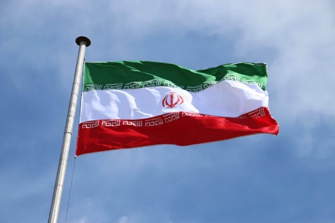 آییننامه جدیدی در خصوص استفاده از پرچم و سرود ملی منتشر گردید. آییننامه جدیدی در خصوص استفاده از پرچم و سرود ملی منتشر گردید.