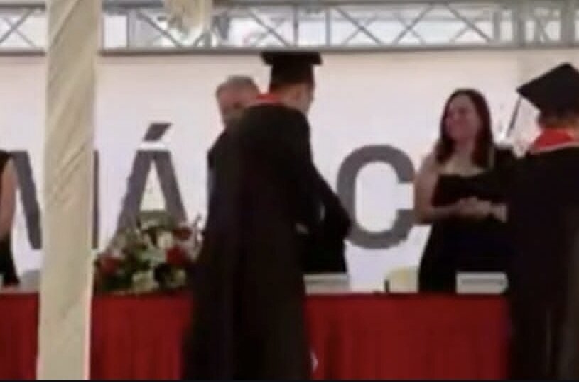 عکس| پدیده جامجهانی فارغ التحصیل شد