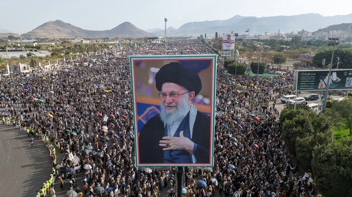 مقایسه تشییع آیت الله خامنهای با استالین؛ ۵ منبع و 3 اشتباه