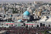 عکس |   نمایی ویژه از طواف پیکر رهبر شهید بر گرد ضریح مطهر امام رضا (ع)