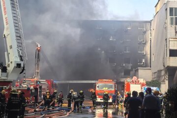 ببینید | آتش‌سوزی در کارخانه کفش چین دست‌کم ۲۸ کشته بر جای گذاشت