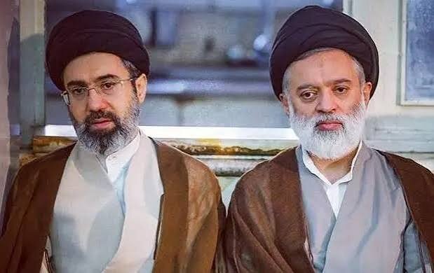 آیت الله سید مصطفی خامنه‌ای کیست/ پسری که بر پیکر پدر شهید نماز خواند