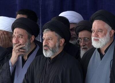 آیت الله سید مصطفی خامنه‌ای کیست/ پسری که بر پیکر پدر شهید نماز خواند