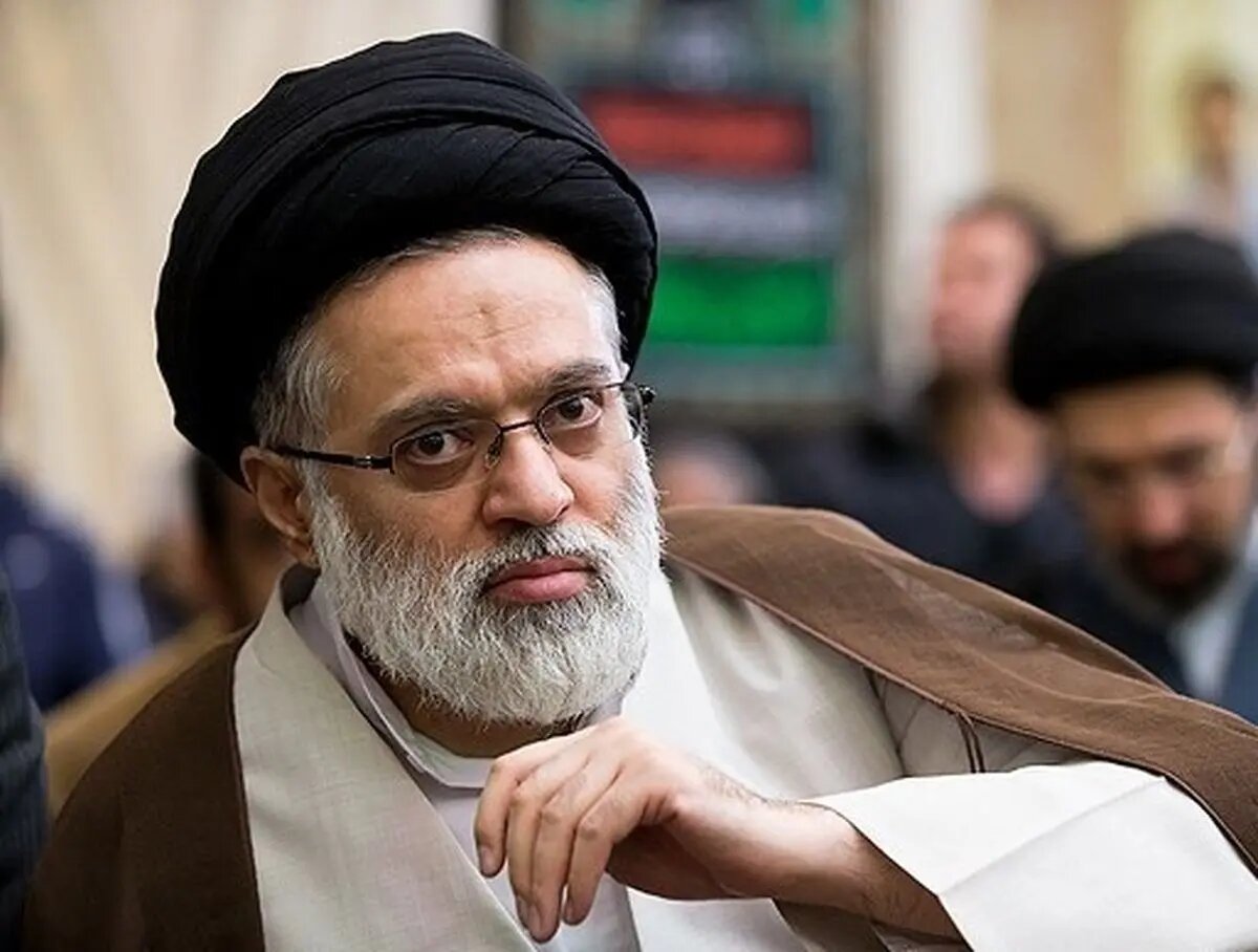 آیت الله سید مصطفی خامنه‌ای کیست/ پسری که بر پیکر پدر شهید نماز خواند