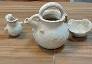 اهدای ۳ شیء تاریخی عصر آهن از سوی شهروند چواری به میراث فرهنگی ایلام