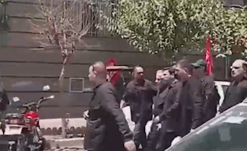 ستایش عراقیها از عراقچی؛ حمله سنگی سوپرانقلابیها به وی/ سلیمینمین: بخش تندرو سعی در نشان دادن خود به عنوان «کاتولیکتر از پاپ» دارد. ستایش عراقیها از عراقچی؛ حمله سنگی سوپرانقلابیها به وی/ سلیمینمین: بخش تندرو سعی در نشان دادن خود به عنوان «کاتولیکتر از پاپ» دارد.