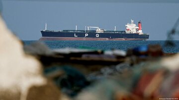هدف قرار گرفتن سومین نفتکش در تنگه هرمز طی 24 ساعت گذشته هدف قرار گرفتن سومین نفتکش در تنگه هرمز طی 24 ساعت گذشته