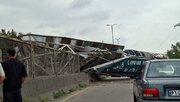 ‏ببینید |  واژگونی پل عابر پیاده در اتوبان قزوین ـ رشت به علت برخورد کامیون