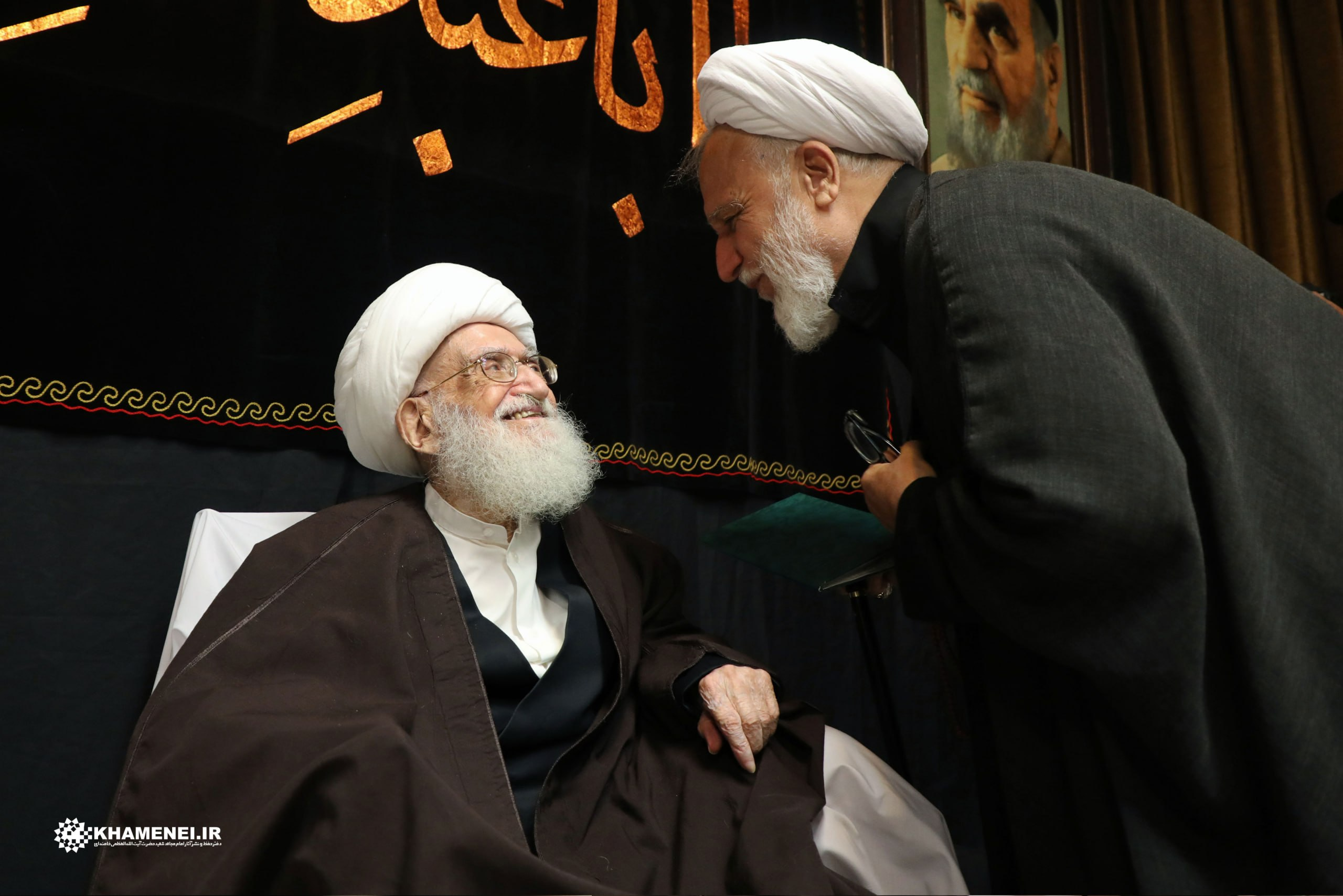 تصاویر مراسم بزرگداشت رهبر شهید در دفتر آیتالله العظمی نوری همدانی