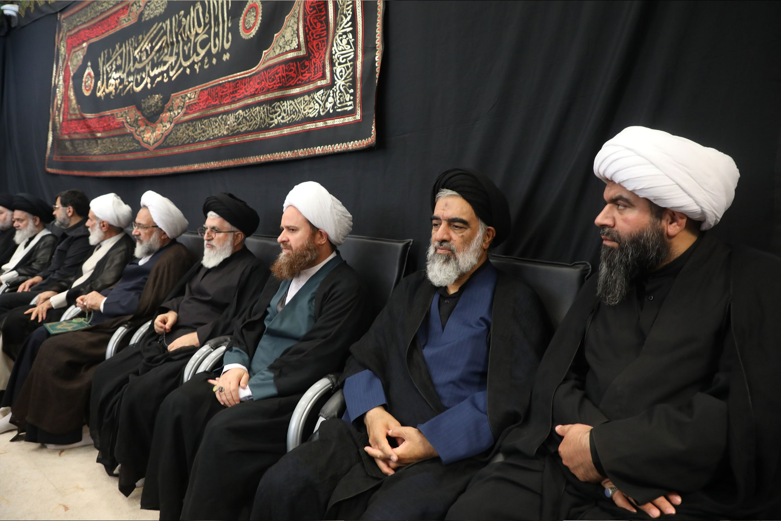 تصاویر مراسم بزرگداشت رهبر شهید در دفتر آیت‌الله العظمی نوری همدانی